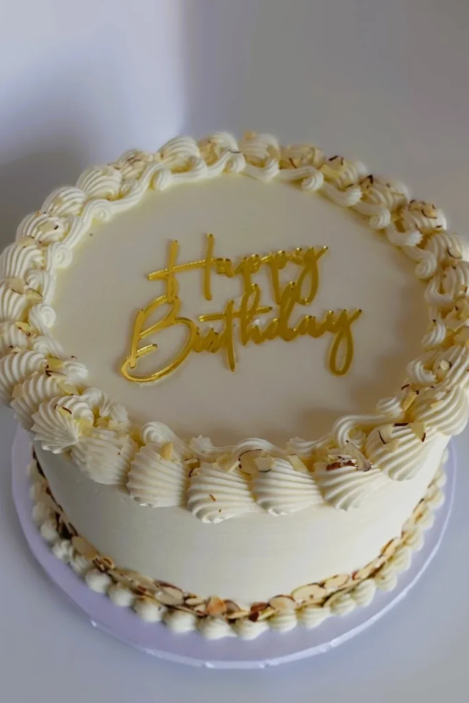 Vanilla Minimal White Cake