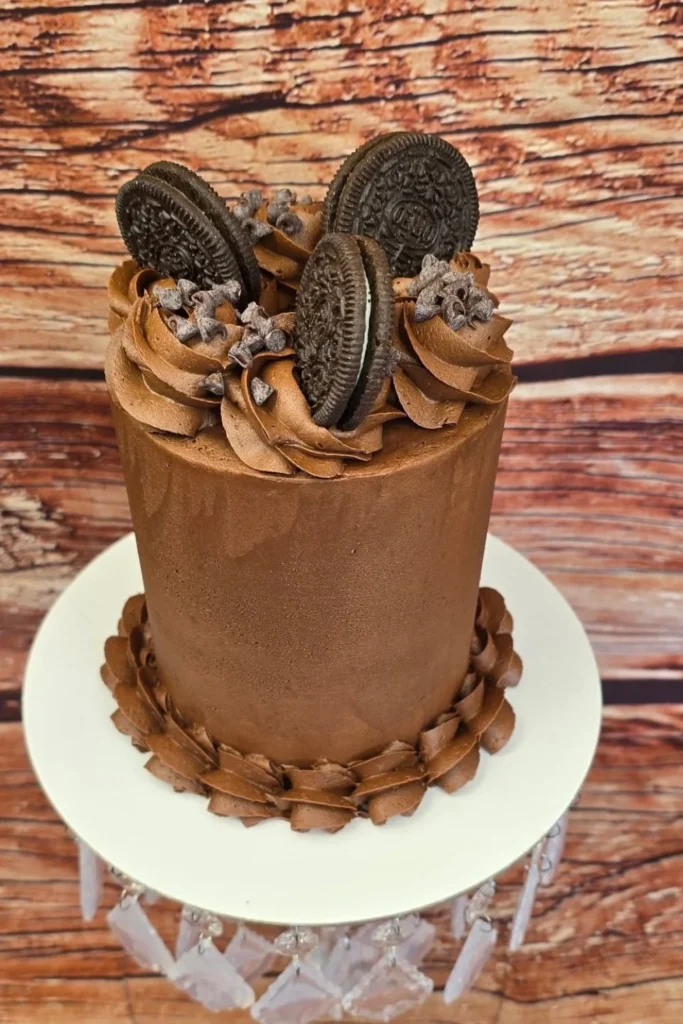 Mini Oreo Cookies and Cream Cake