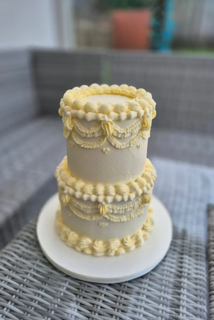 Vintage Lambeth Cake