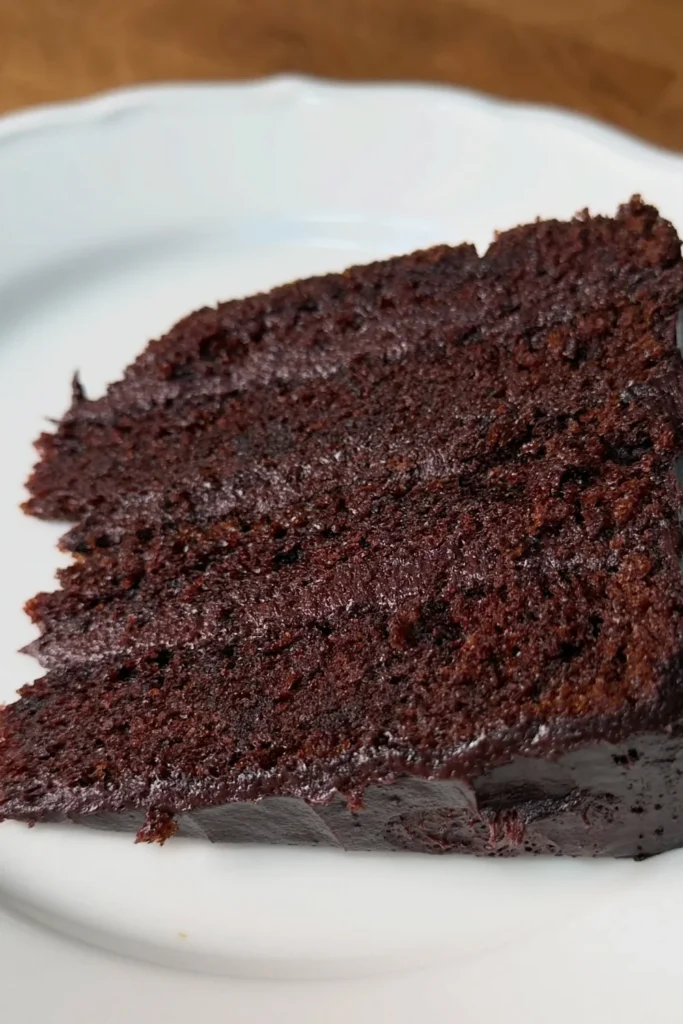 Easy Chocolate Fudge Cake (2)