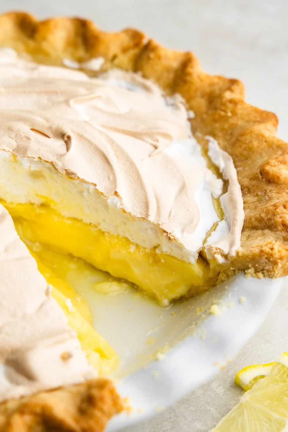 Classic Lemon Meringue Pie Recipe with Fluffy Golden Topping