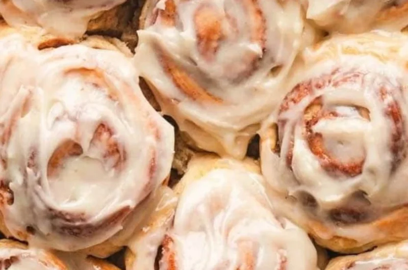 Soft Cinnamon Rolls Recipe with Homemade Cream Cheese Icing